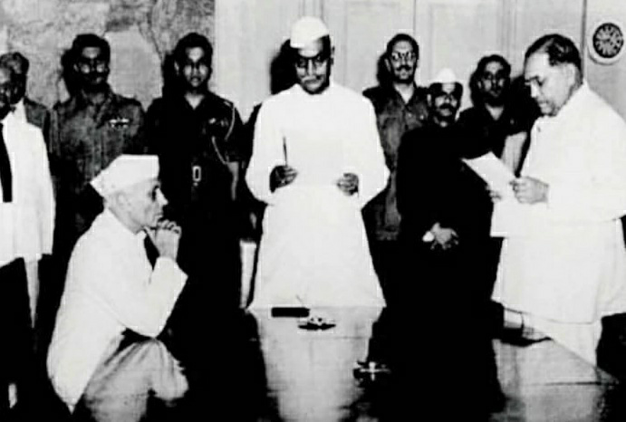 १८ फेब्रुवारी १९२७ रोजी महामानव डॉ.बाबासाहेब आंबेडकर यांचा मुंबई विधी मंडळात शपथ विधी.